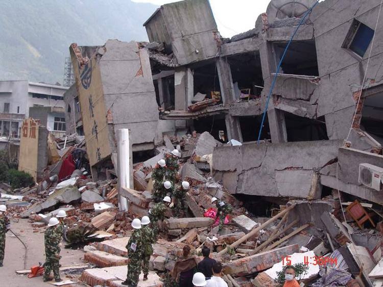 找图片-北川地震房屋倒塌现场图片