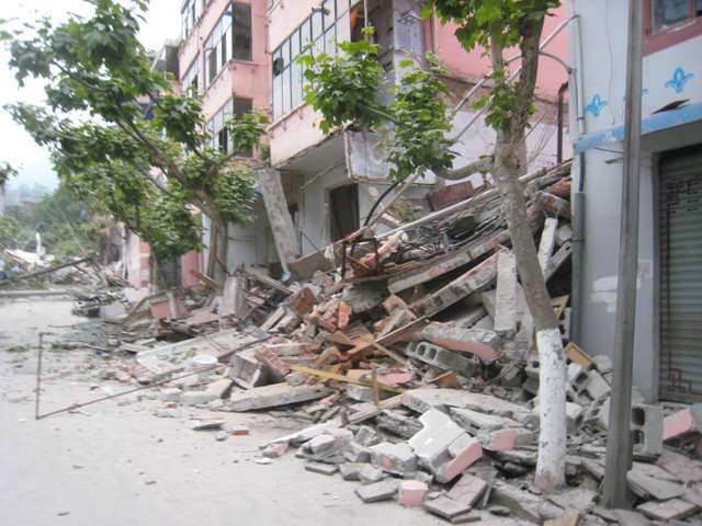 找图片--北川地震房屋倒塌现场图片_1748694_k68威客网