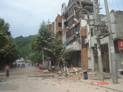 找图片--北川地震房屋倒塌现场图片_1748242_k68威客网